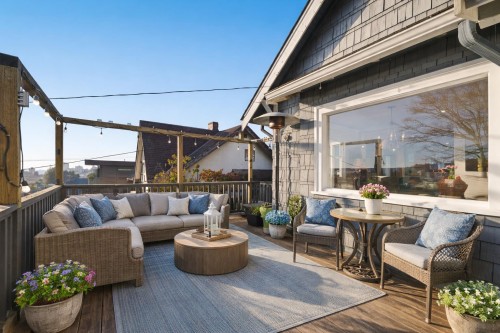 1073 Clyde Avenue, West Vancouver, BC 