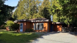 1112 Sunnyside Road Gibsons, BC V0N 1V3