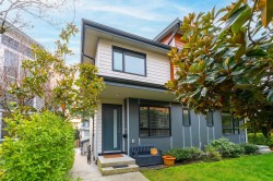 255 6th Street E North Vancouver, BC V7L 1P4