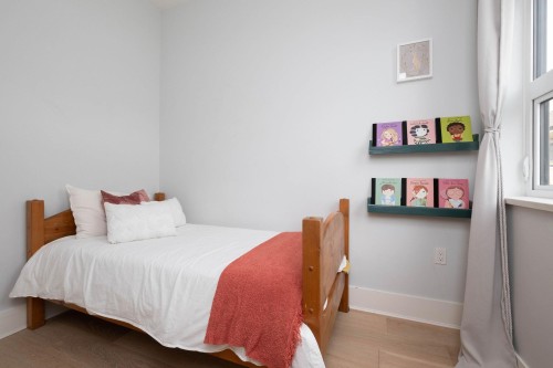 255 6Th Street E, North Vancouver, BC 