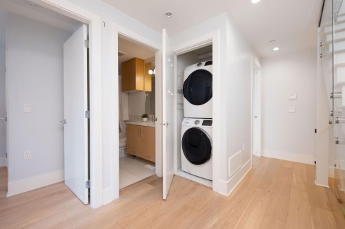 255 6Th Street E, North Vancouver, BC 