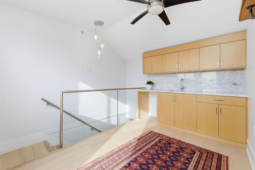 255 6Th Street E, North Vancouver, BC 