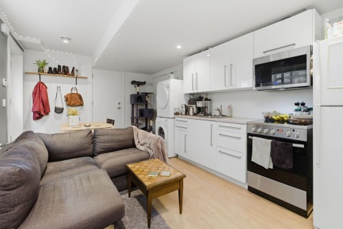 255 6Th Street E, North Vancouver, BC 