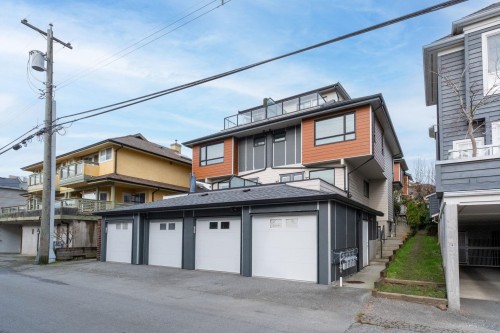 255 6Th Street E, North Vancouver, BC 