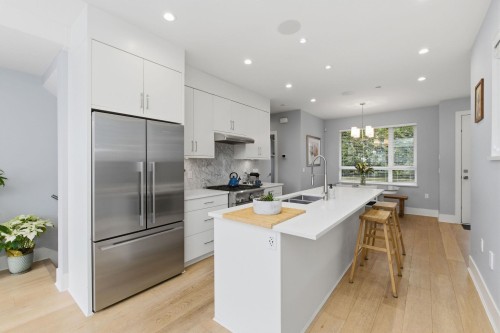 255 6Th Street E, North Vancouver, BC 