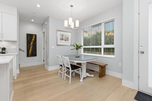 255 6Th Street E, North Vancouver, BC 