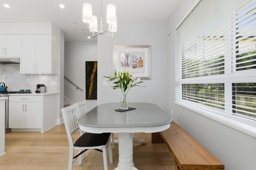 255 6Th Street E, North Vancouver, BC 