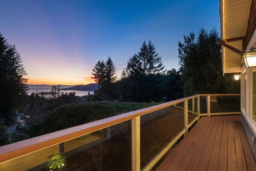 4721 Woodside Place, West Vancouver, BC 