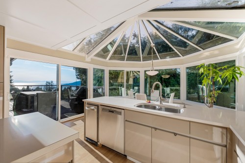 4721 Woodside Place, West Vancouver, BC 