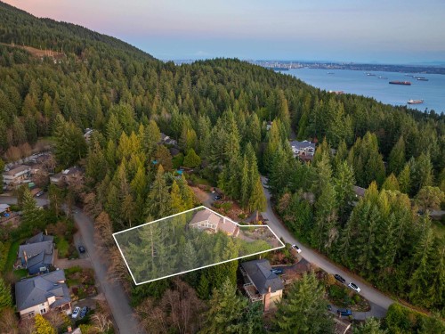 4721 Woodside Place, West Vancouver, BC 