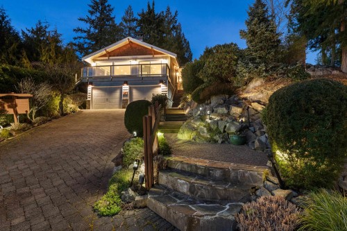 4721 Woodside Place, West Vancouver, BC 