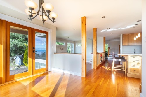 5012 Geer Road, Sechelt, BC 