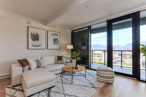 903-239 Keefer Street  Vancouver, BC V6A 1X6