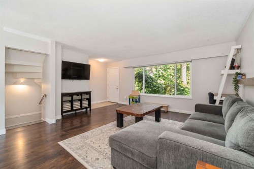 130-9061 Horne Street  Burnaby, BC V3N 4L2