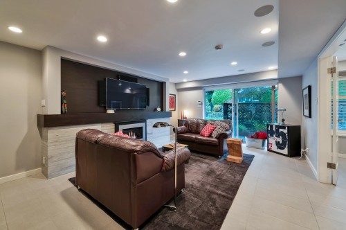 3669 Edgemont Boulevard, North Vancouver, BC 