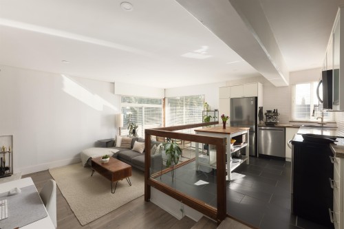 306-341 Mahon Avenue  North Vancouver, BC V7M 3E1