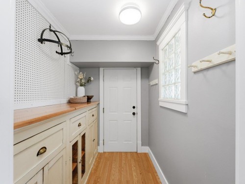 280 5Th Street E, North Vancouver, BC 