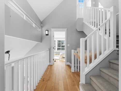 280 5Th Street E, North Vancouver, BC 