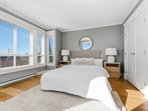 280 5Th Street E, North Vancouver, BC 