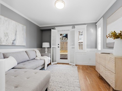 280 5Th Street E, North Vancouver, BC 