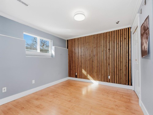 280 5Th Street E, North Vancouver, BC 