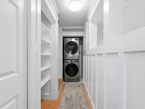 280 5Th Street E, North Vancouver, BC 