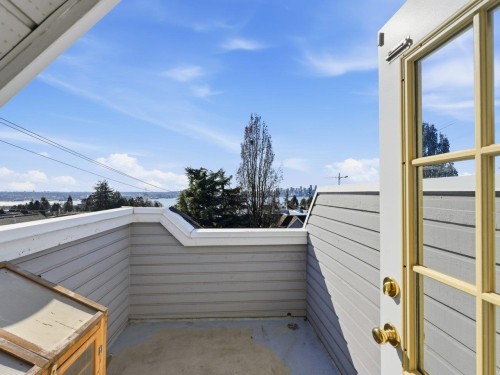 280 5Th Street E, North Vancouver, BC 