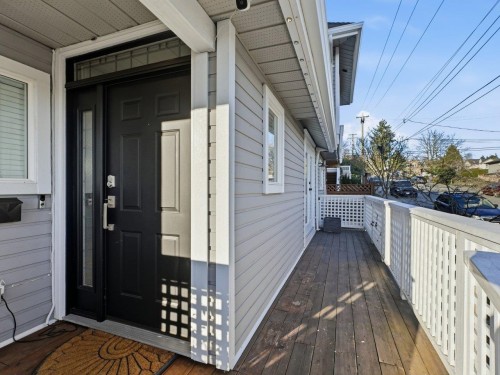 280 5Th Street E, North Vancouver, BC 