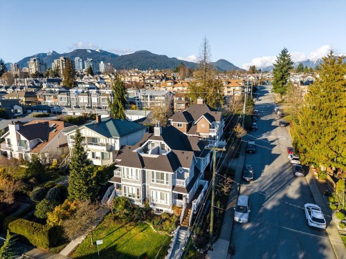 280 5Th Street E, North Vancouver, BC 