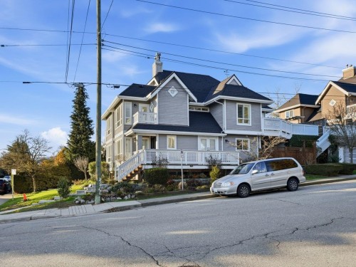 280 5Th Street E, North Vancouver, BC 