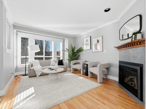 280 5Th Street E, North Vancouver, BC 