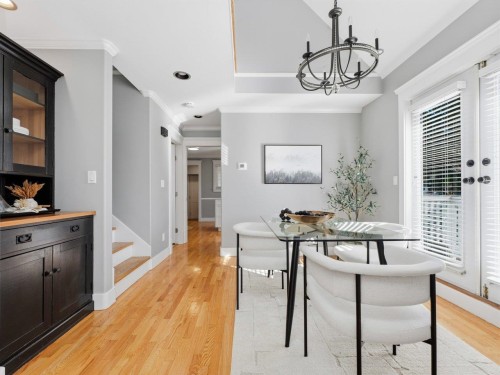 280 5Th Street E, North Vancouver, BC 