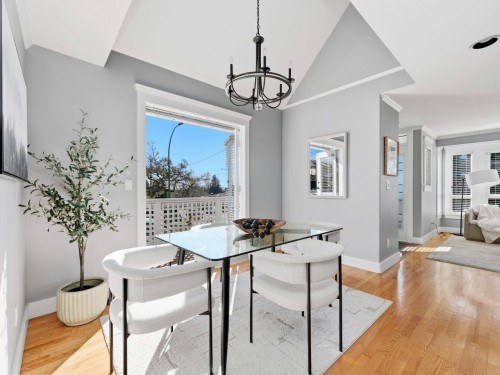 280 5Th Street E, North Vancouver, BC 