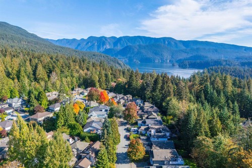 3968 Frames Place, North Vancouver, BC 