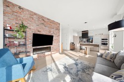 214-300 Salter Street  New Westminster, BC V3M 0L9