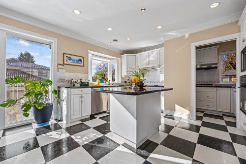 2288 20Th Avenue W, Vancouver, BC 