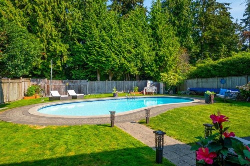 2864 Bushnell Place, North Vancouver, BC 