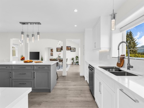 4254 Caddy Road, North Vancouver, BC 