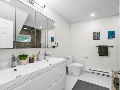 4254 Caddy Road, North Vancouver, BC 