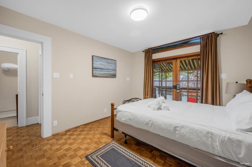 3174 10Th Avenue W, Vancouver, BC 