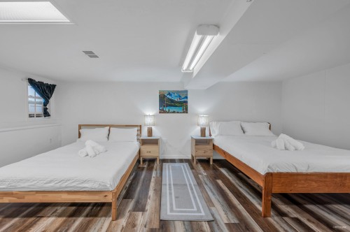 3174 10Th Avenue W, Vancouver, BC 