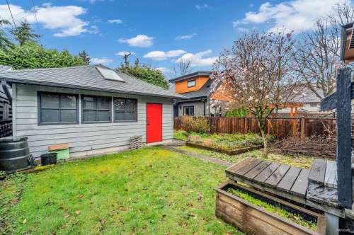 3174 10Th Avenue W, Vancouver, BC 