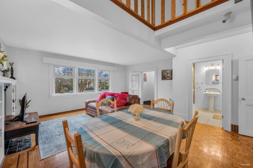 3174 10Th Avenue W, Vancouver, BC 