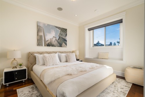 3716 17Th Avenue W, Vancouver, BC 