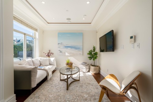 3716 17Th Avenue W, Vancouver, BC 