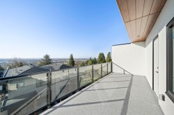 1-4558 Portland Street  Burnaby, BC V5J 2N9