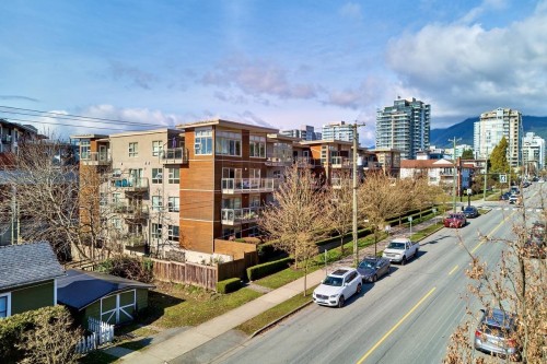 311-1033 St. Georges Avenue  North Vancouver, BC V7L 3H5