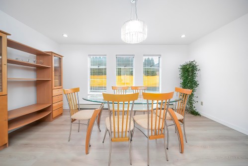 5611 Holt Avenue, Richmond, BC 