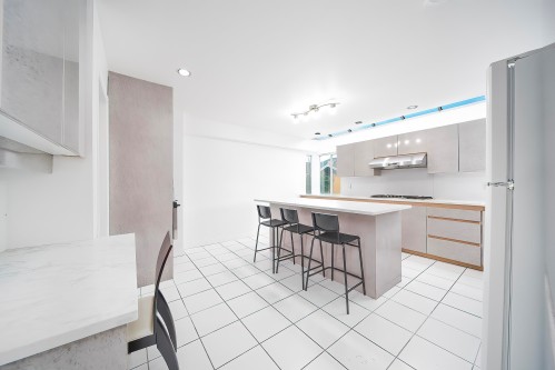 5611 Holt Avenue, Richmond, BC 