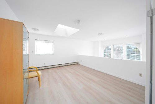 5611 Holt Avenue, Richmond, BC 
